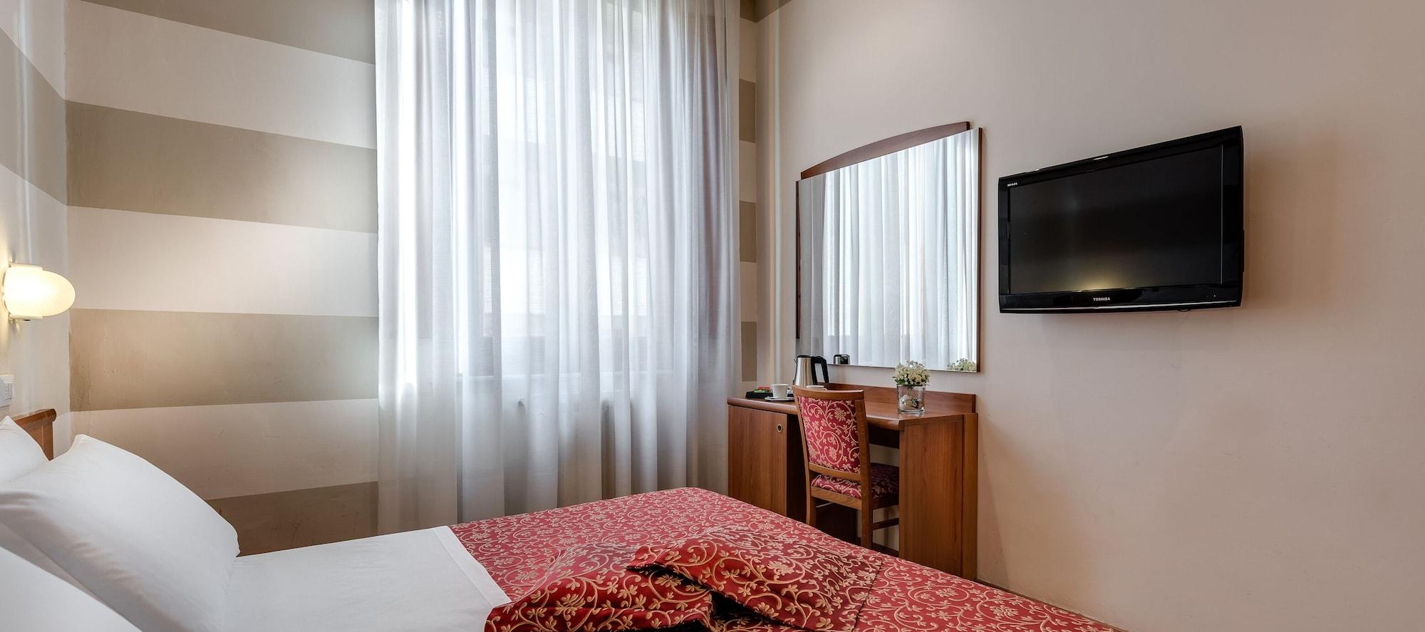 Hotel Boston 4*